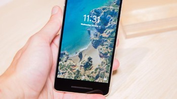 6. Pixel 2 dengan skor total 77. Nilai foto 80, video 71. Foto: Ars Technica
