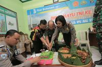 Kapolsek Bubutan Kompol Dies Verra di Koramil Bubutan