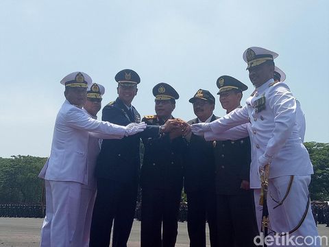 HUT ke-72 TNI di Makodam V Brawijaya/