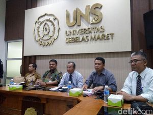 Ini Pernyataan Lengkap Rektor UNS Soal Aturan Wajah Wajib Terlihat