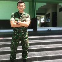 Arvi Antoni, anggota TNI yang bertugas di Banda Aceh ini cukup populer di Instagram. Followers akunnya @arviantoni_pilliang27 mencapai lebih dari 158 ribu. Begitu populernya sampai ada sejumlah orang yang membuat akun palsu atas namanya. Foto: Dok. Instagram