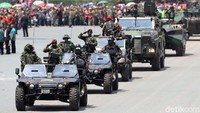 Pasukan elite Kopassus turun dengan kendaraan taktis tempurnya jenis teranyar P6 ATAV karya anak bangsa. Keren kan?