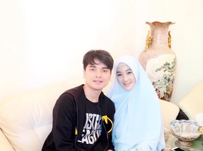 Menantu Ustad Arifin Ilham Larissa Chou