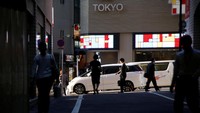 Pengendara tak bisa memacu kencang mobil mereka (REUTERS/Toru Hanai)