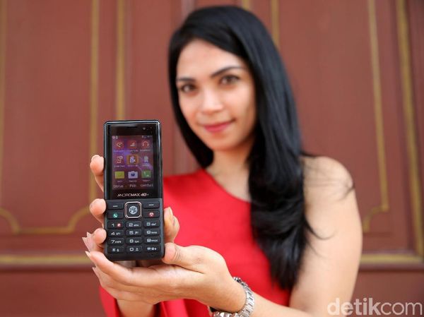 Smartfren Hadirkan Andromax 4G Bergaya Jadul