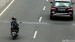 Pemotor yang Tak Kapok Lewat JLNT Kasablanka