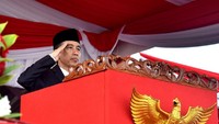 Presiden Joko Widodo (Jokowi) berpesan kepada seluruh prajurit TNI untuk patuh dan tunduk hanya untuk kepentingan negara. Ia berpesan supaya TNI tak masuk ke kancah politik praktis.