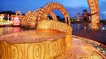 Indahnya Perayaan Kue Bulan dengan Lampion Naga