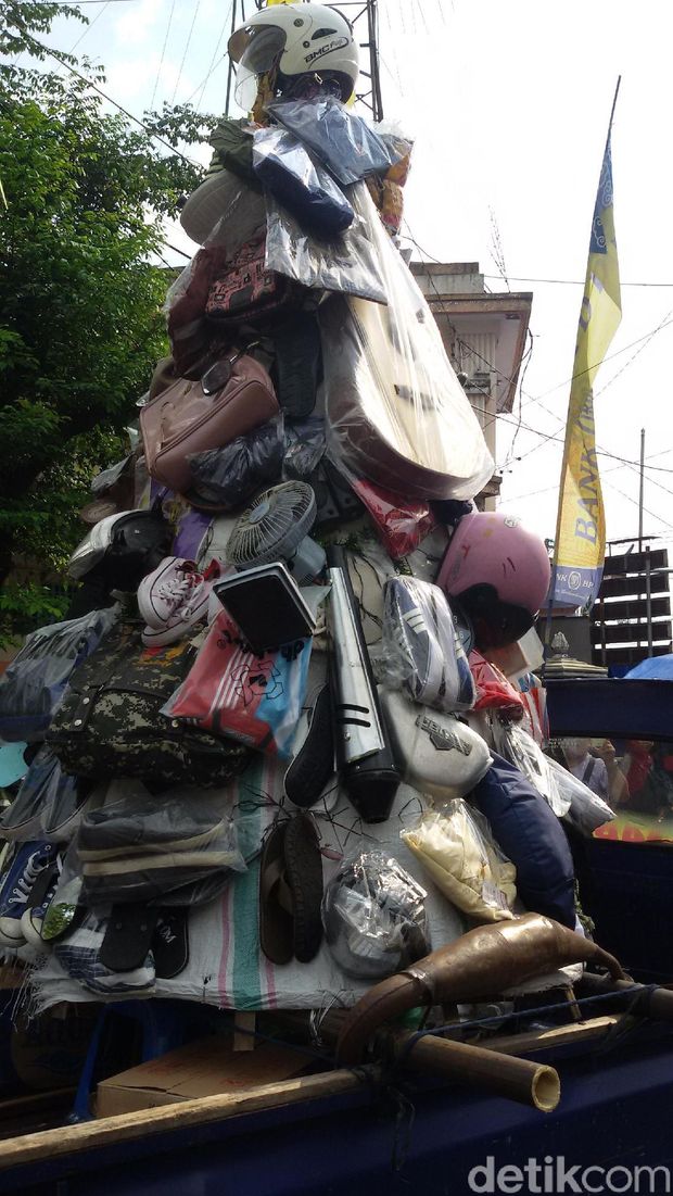 Begini Gaya Para Pedagang Saat Menggelar Kirab Pasar di Yogya