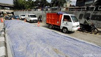 Begini penampakan kemacetan yang terjadi di Jalan Basuki Rahmat, Jakarta Timur, Kamis (5/10/2017).