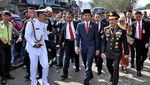Sambutan Warga Saat Presiden Jokowi Jalan Kaki ke HUT TNI