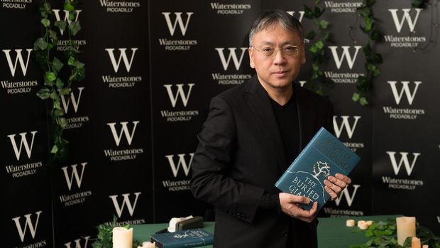 Kata Kaesang Soal Biaya Hidup di Singapura, Kazuo Ishiguro Raih Nobel Sastra