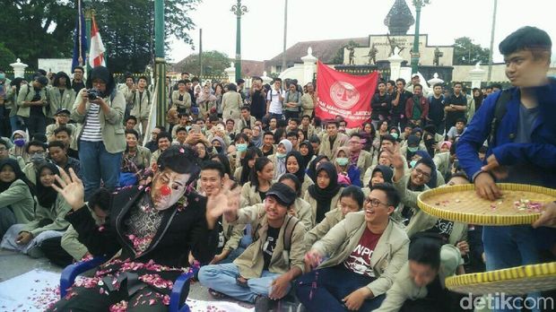Demo menuntut Setnov mundur