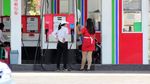 Tak Kalah Dengan di Mall, SPG SPBU di Denpasar Ini Juga Tampil Menarik