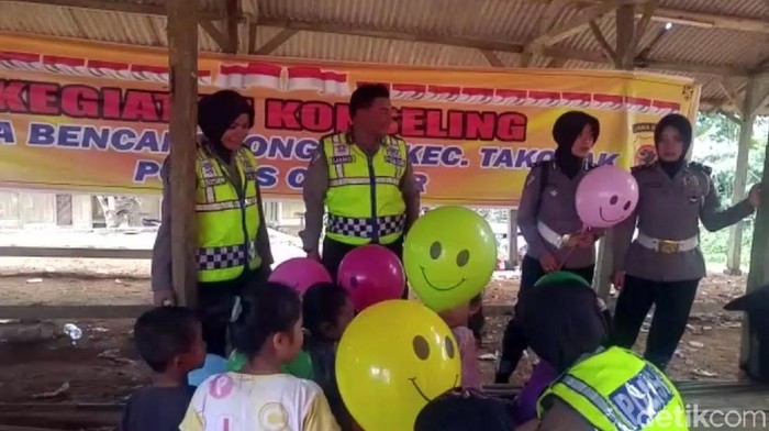 Tim Konseling Polres Cianjur Hibur Anak-anak di Takokak