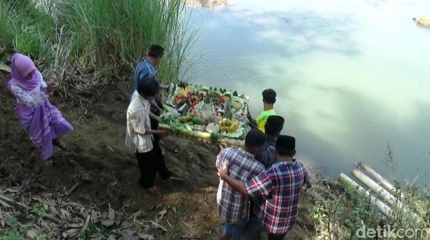 Ritual Sengkolo Bogowonto di Purworejo. 
