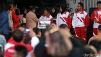 Wapres JK memberikan bonus kepada peraih medali SEA Games dan ASEAN Para Games 2017.