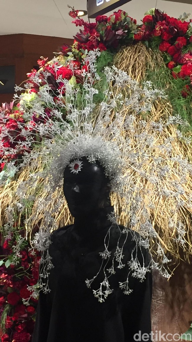 Sesuai inspirasinya, hitam dan putih menjadi warna utamanya. Foto: Dok. Daniel Ngantung/Wolipop