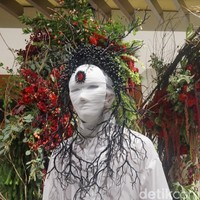 Perbedaan hitam dan putih itu, lanjut Rinaldy, disatukan dengan hati. Tidak perlu diwarnai lagi, karena warna sudah ada di dalam hati. Foto: Dok. Daniel Ngantung/Wolipop