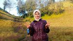 Foto: Siska, Hijaber Cantik yang Suka Naik Gunung