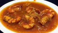 Rumah Makan Pesona di Depok punya udang saus Padang nikmat. Ukuran udangnya besar dengan tekstur juicy dan rasa manis. Enak dipadukan bumbu saus Padang yang pedas gurih. Foto: dok. detikFood