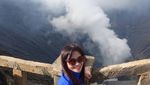 Foto: Gaya Liburan Tante Cantik Awet Muda Puspa Dewi