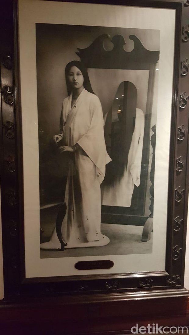 Lukisan kuno di Hotel Tugu