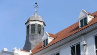 Museum Fatahillah berada di kawasan kota tua. Dulunya kawasan ini adalah kawasan pusat pemerintahan sewaktu Belanda masih berkuasa di Indonesia.