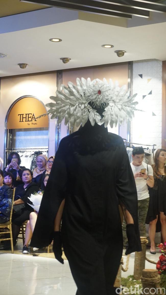 Ini adalah kali ketiga karya Rinaldy dipamerkan dalam rangkaian acara ulang tahun Central Department Store. Foto: Dok. Daniel Ngantung/Wolipop