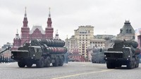 Sistem senjata yang dibeli salah satunya adalah S 400. Sistem senjata ini merupakan persenjataan anti pesawat terbang. Foto: AFP