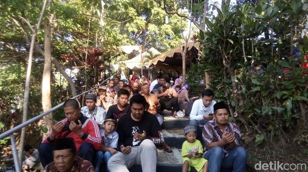 Sandranan di Makam Ki Mandung-Nyi Mandung, Gunung Kalong, Ungaran Timur, Kabupaten Semarang.