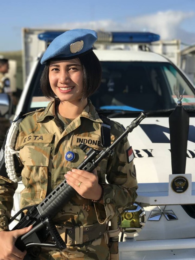 Estarina Aritonang bangga bisa menjadi TNI yang dikirim ke Lebanon. Foto: Dok. Facebook Estarina Aritonang