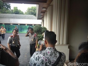 Wiranto, Kapolri, Panglima TNI, dan KaBIN Rapat Bahas Impor Senjata