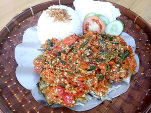 Huaah! Ayam Geprek Pedas Gurih Nendang Ada di 5 Tempat Ini!