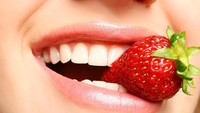 Dr Irwin Smigel, presiden dari American Society for Dental Aesthetics menyebutkan kandungan malic acid dari buah stoberi adalah komponen yang membuat tampilan gigi jadi lebih cerah. Foto: Ilustrasi/thinkstock