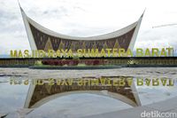 Masjid terbesar di Sumatera Barat (Randy/detikTravel)