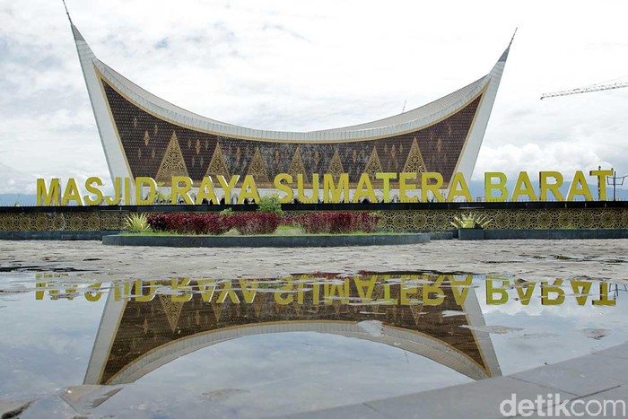 Masjid Raya Sumatera Barat masjid