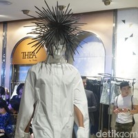 Sekali lagi Rinaldy berhasil membuktikan dirinya sebagai desainer aksesori yang tak boleh dipandang sebelah mata. Foto: Dok. Daniel Ngantung/Wolipop