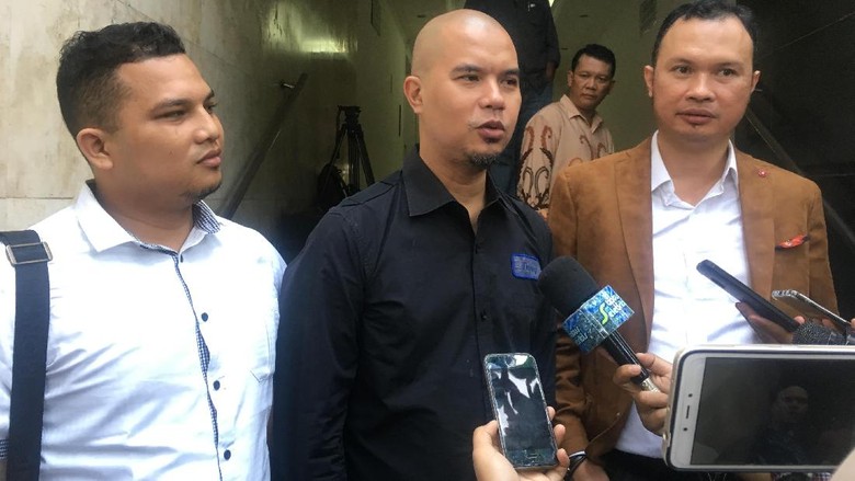 Ahmad Dhani Siap Hadapi Proses Hukum soal Cuitan Sarkasme Ahmad Dhani Siap Hadapi Proses Hukum soal Cuitan Sarkasme