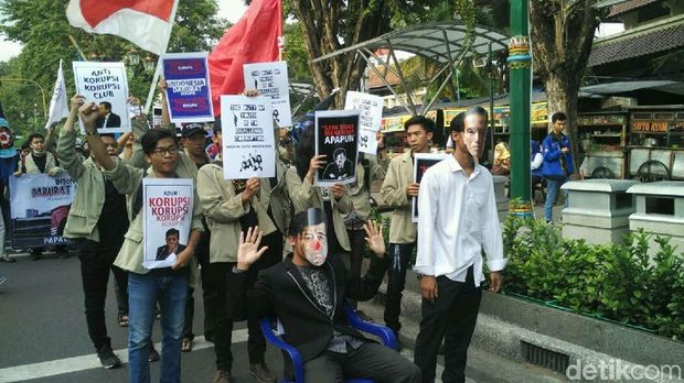 Aksi mahasiswa Yogya di Malioboro