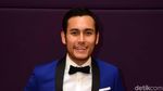 Pesona Arifin Putra Bikin Jatuh Hati