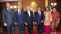 Kunjungan bilateral tersebut untuk mempererat hubungan Indonesia dan Polandia serta menjalin kerjasama antar kedua negara dalam sektor ekonomi dan infrastruktur serta berbagai sektor penting lainnya seperti pertanian, dan pendidikan.