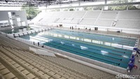 Seperti Stadion utama GBK sebagai bangunan cagar budaya, Stadion Akuatik juga wajib mempertahankan ciri khas bangunan lawasnya. Namun, di sisi lain, Stadion Akuatik itu harus memenuhi standar FINA (Federasi Renang Internasional).