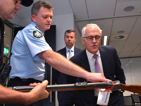 PM Australia Malcolm Turnbull mengawasi progran amnesti senjata api