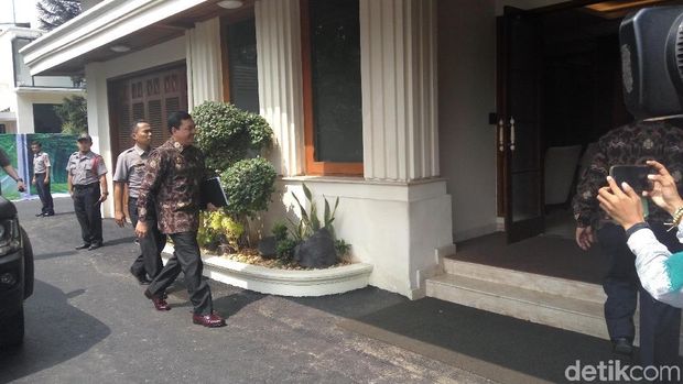 Wiranto, Kapolri, Panglima TNI dan KaBIN Rapat Bahas Impor Senjata