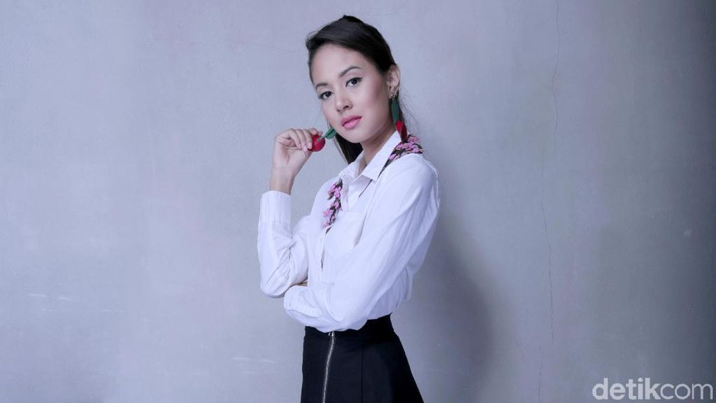 Mengintip Cerita Cinta Aurelie Moeremans dan Marcello Tahitoe