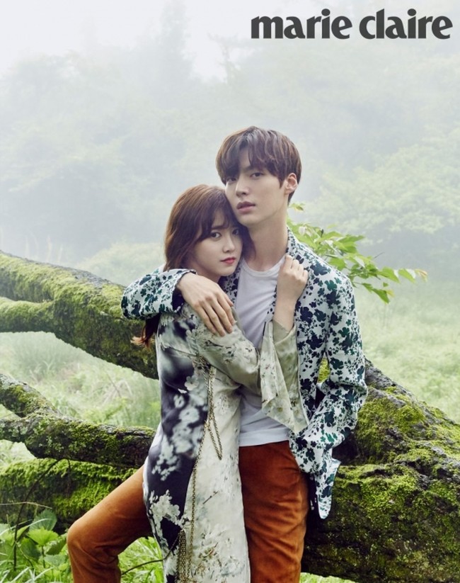 Pulau Jeju juga menjadi pilihan Goo Hye sun dan Ahn Jae Hyun melakukan pemotretan pre-wedding sebelum pernikahan mereka. Aura misterius dengan sentuhan fantasi namun cantik bisa jadi inspirasi kamu untuk foto pre-wedding. Foto: ist