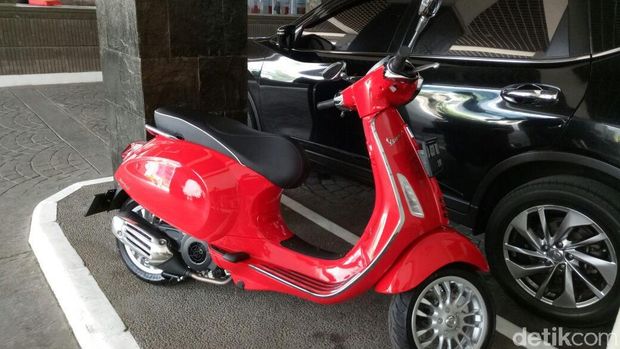 Djarot Pakai Vespa Merah, Vespa pun Senang