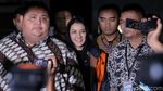 Foto: Bupati Kukar Rita Widyasari Ditahan KPK