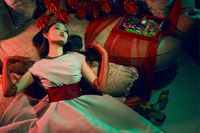 Unik, Desainer Muda Ini Rilis Busana Terinspirasi dari Kerut Wajah Manusia